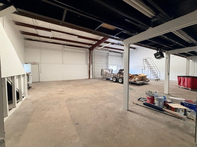 More Photos Of 1725 S Nova Rd, Daytona Beach Warehouse For Sale