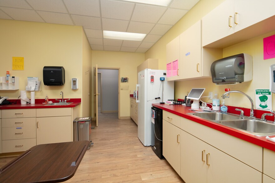 More Photos Of 2570 Bypass Rd, Winchester Medical For Sale