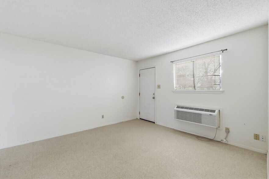 More Photos Of 1728 Pulliam St, San Angelo Apartments For Sale