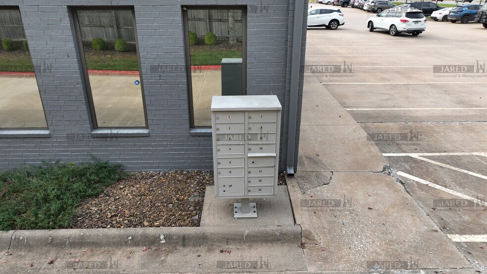 More Photos Of 1400 SW Susana St, Bentonville Unknown For Lease