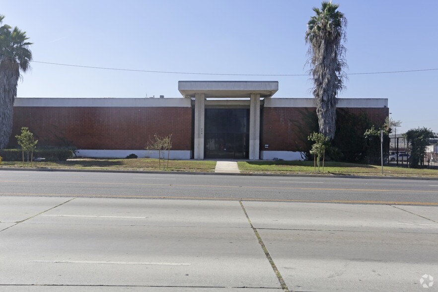 More Photos Of 230 W Rosecrans Ave, Gardena Manufacturing For Lease