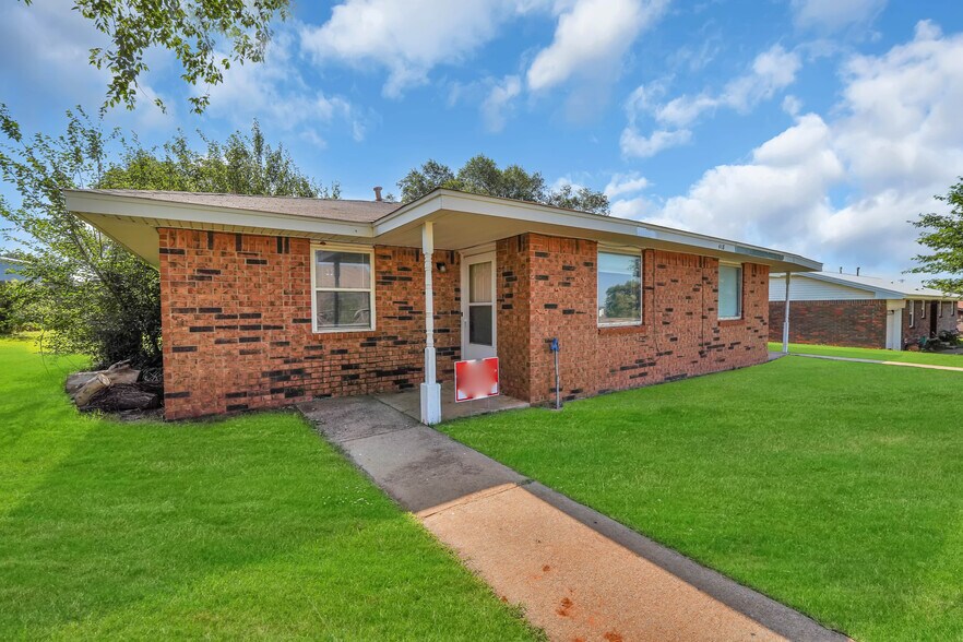 More Photos Of 418 N Electra St, Sayre Apartments For Sale