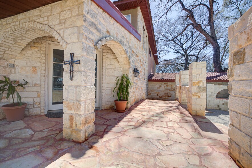 More Photos Of 1684 Rocky Riv, Canyon Lake Specialty For Sale