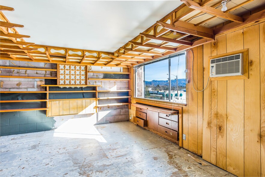 More Photos Of 290 Seminary Ave, Ukiah Storefront Retail Residential For Sale