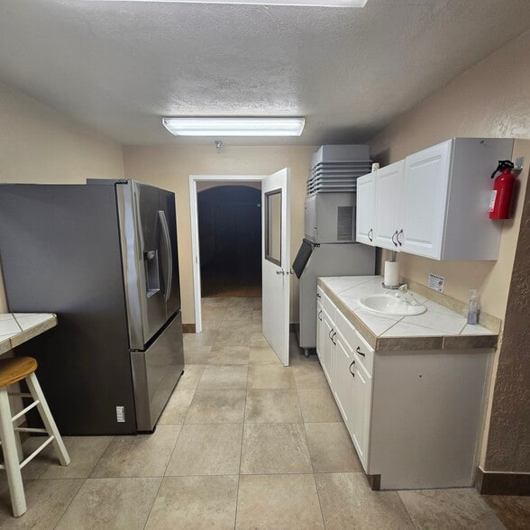 More Photos Of 3950 S Redwood Rd, Salt Lake City Freestanding For Sale