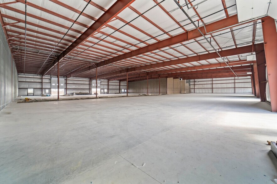 More Photos Of 1811 Rich Olive St, Story City Warehouse For Lease