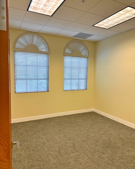 More Photos Of 2100 SE Hillmoor Dr, Port Saint Lucie Medical For Lease