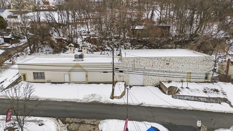 More Photos Of 2750 Banksville Rd, Pittsburgh Warehouse For Sale