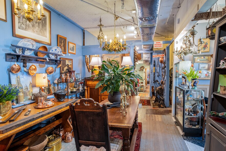 More Photos Of 3301 Franklin Ave, Millbrook General Retail For Sale