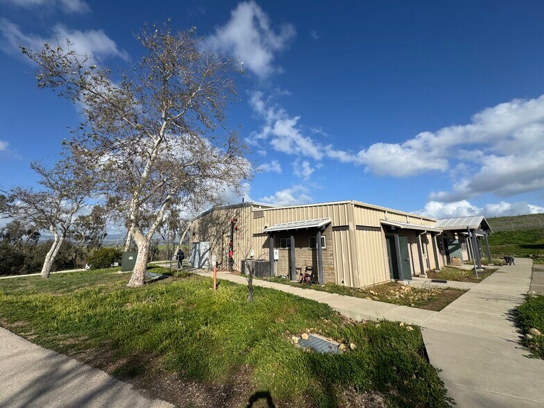 More Photos Of 910 Airport Rd, Santa Ynez Industrial For Lease