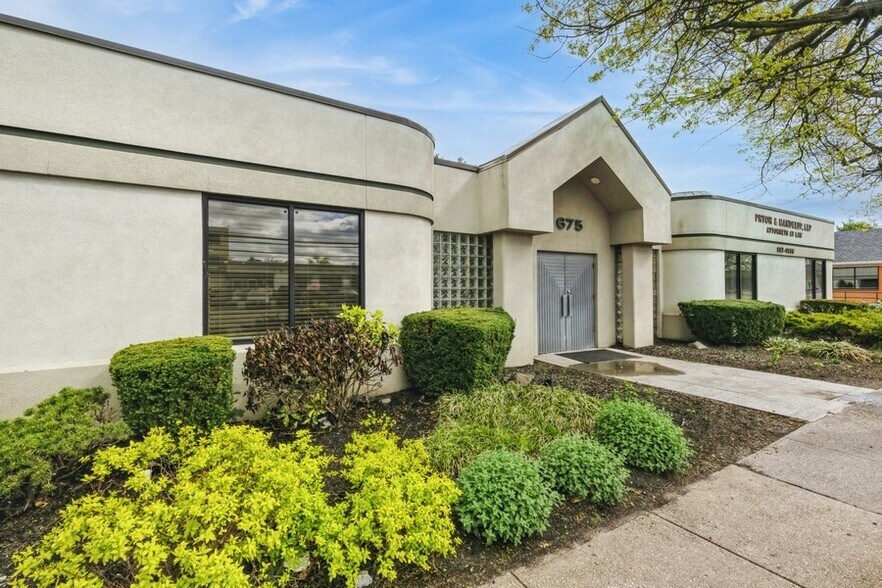More Photos Of 675 Old Country Rd, Westbury Medical For Sale
