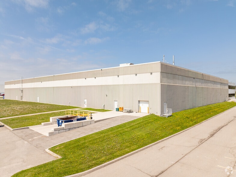 More Photos Of 3450 Harvester Rd, Burlington Light Manufacturing For Lease