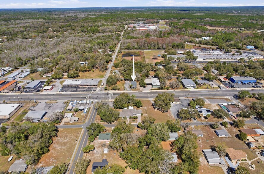 More Photos Of 823 NE 5th St, Crystal River Office For Sale