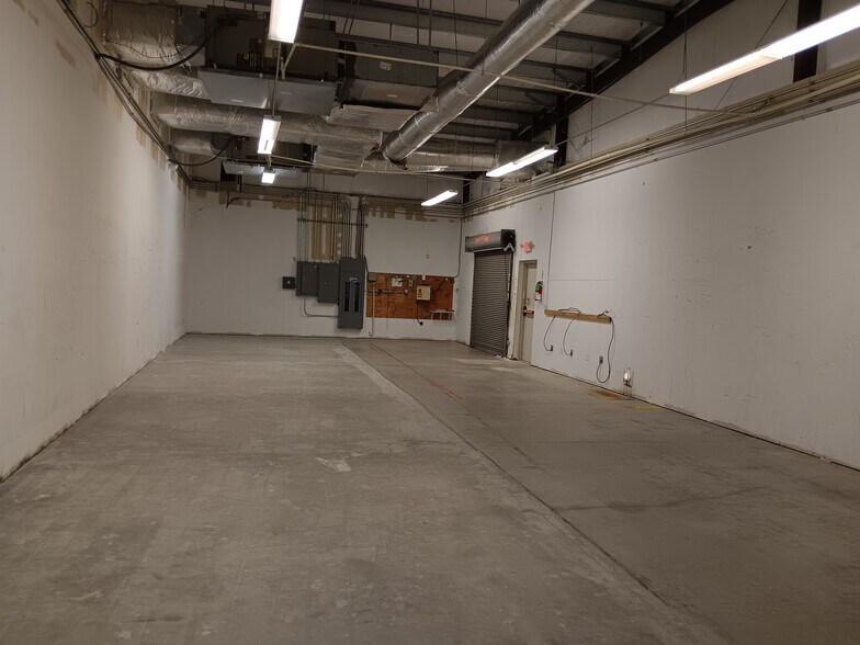 More Photos Of 9230 N Highway 6, Navasota Freestanding For Sale