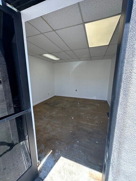 More Photos Of 662-672 Enterprise St, Escondido Warehouse For Lease