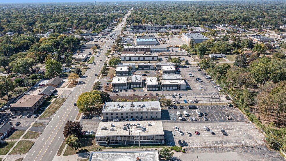 More Photos Of 17220 W 12 Mile Rd, Southfield Office For Sale