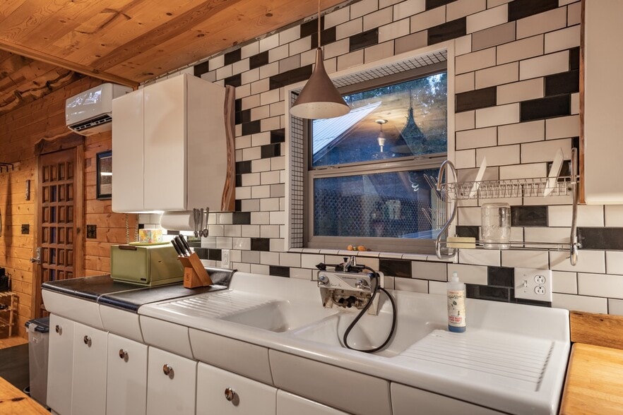 More Photos Of 55533 McKenzie River Dr, Mckenzie Bridge Industrial For Sale