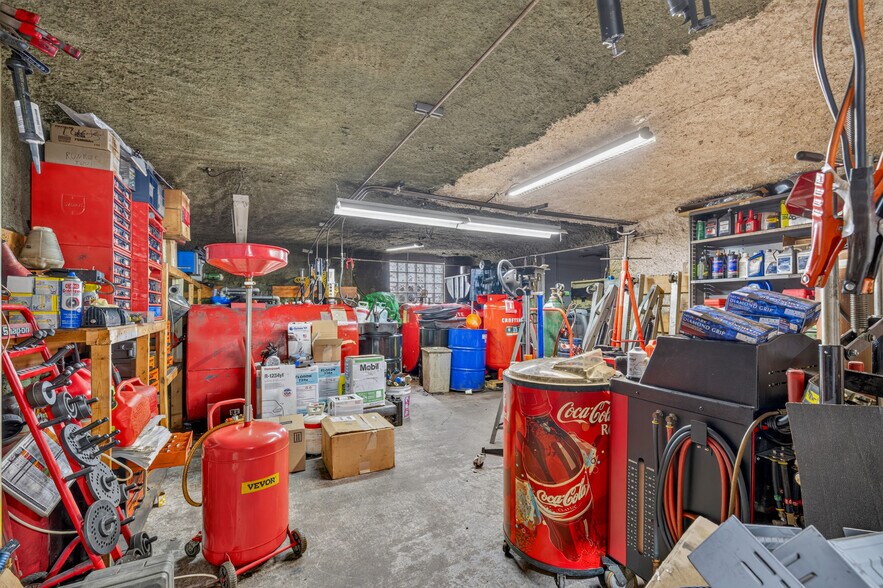 More Photos Of 708 N 18th St, Allentown Auto Repair For Lease