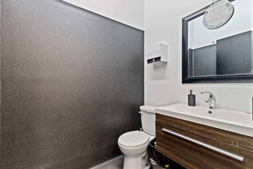 More Photos Of 25 Rue Audet, Gatineau Freestanding For Sale