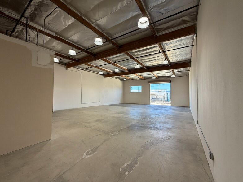 More Photos Of 1595 Walter St, Ventura Warehouse For Lease
