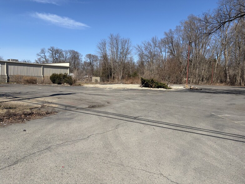 More Photos Of 1933 Central Ave, Albany Land For Lease