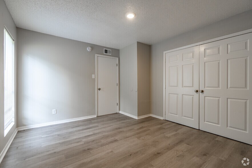 More Photos Of 5000 Summertree Dr, North Little Rock Apartments For Sale