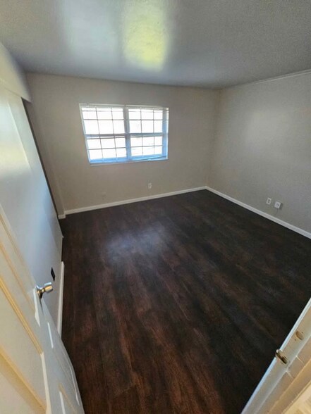 More Photos Of 7298 N Hanley Rd, Hazelwood Multifamily For Sale