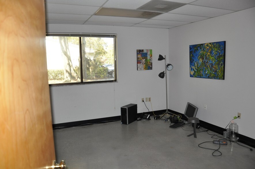More Photos Of 626 Lakeview Rd, Clearwater Medical For Lease