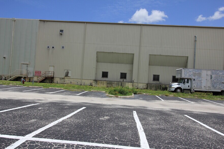 More Photos Of 5160 N 140th Ave, Clearwater Warehouse For Sale