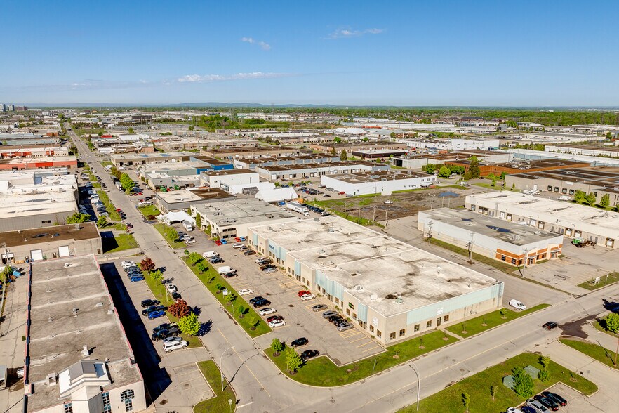 More Photos Of 901-937 Rue Michelin, Laval Flex For Lease