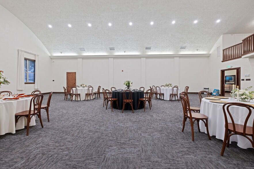 More Photos Of 128 S E St, Exeter Storefront For Sale