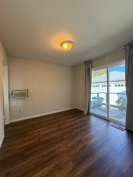 More Photos Of 1874 Villa St, Mountain View Office Residential For Lease