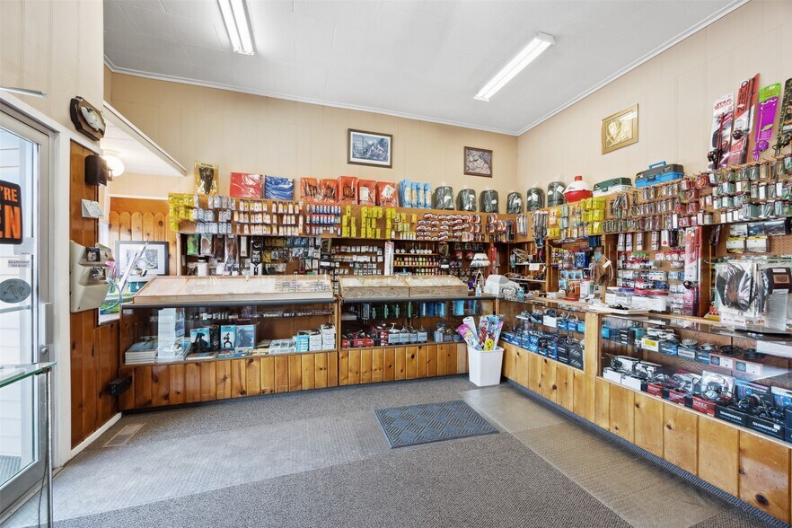 More Photos Of 605 E Park Ave, Anaconda Storefront For Sale