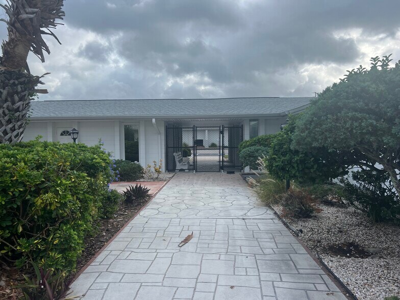 More Photos Of 1601 Rickenbacker Dr, Sun City Center Medical For Lease