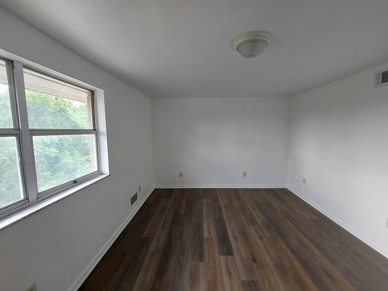 More Photos Of 435 Woodland Ave, Steubenville Apartments For Sale