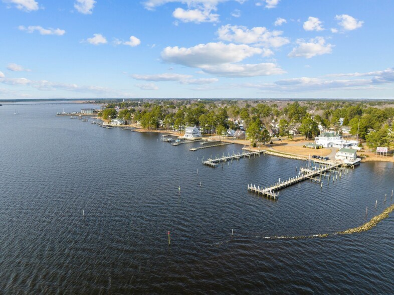 More Photos Of 738 E Main St, Belhaven Hotel For Sale