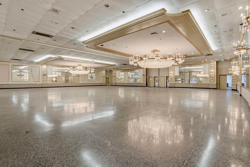 More Photos Of 505 Jermor Ln, Westminster Restaurant For Lease