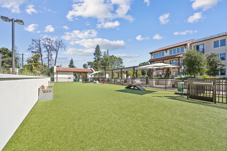 More Photos Of 1300 El Camino Real, Menlo Park Coworking Space