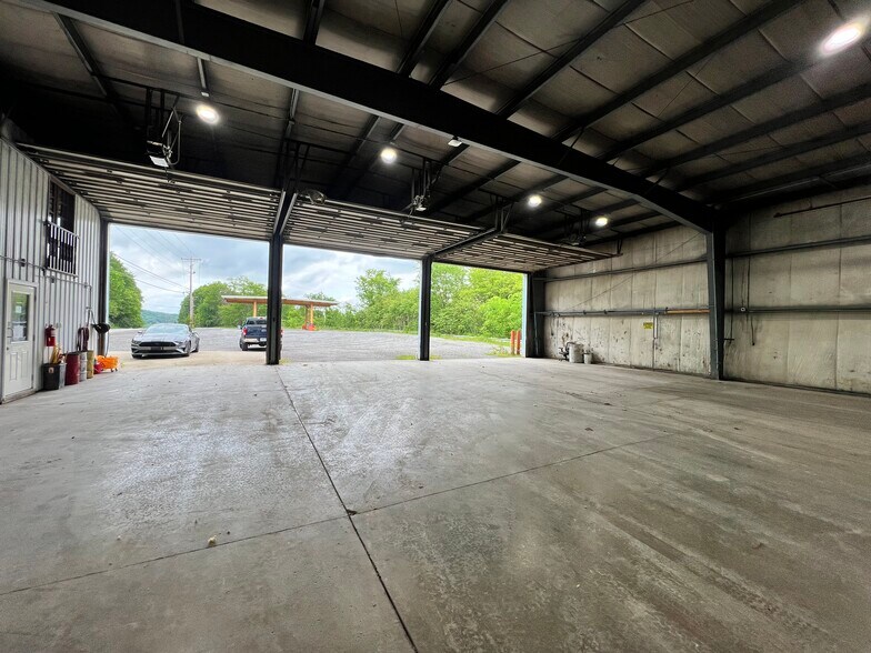 More Photos Of 2470 Evans City Rd, Harmony Warehouse For Sale