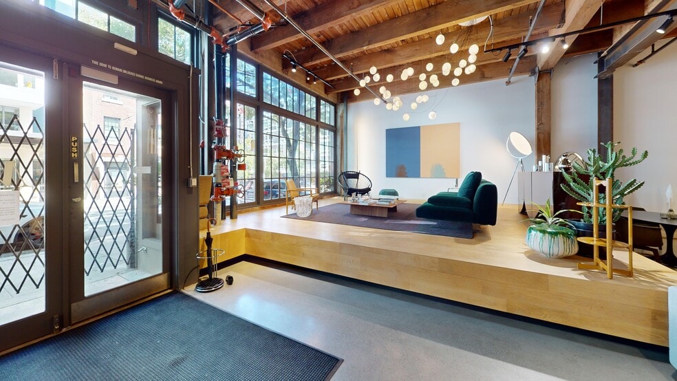 More Photos Of 401 E Pine St, Seattle Freestanding For Lease
