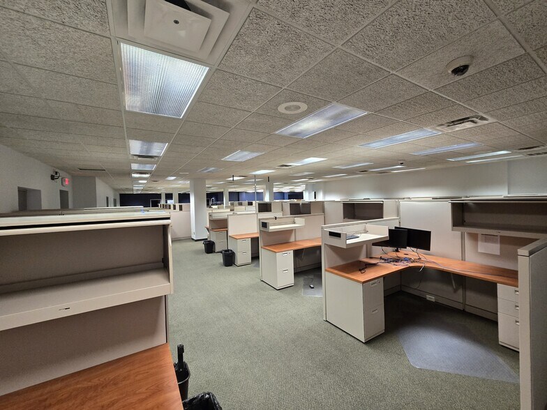 More Photos Of 720 W 20th St, Pittsburg Manufacturing For Sale