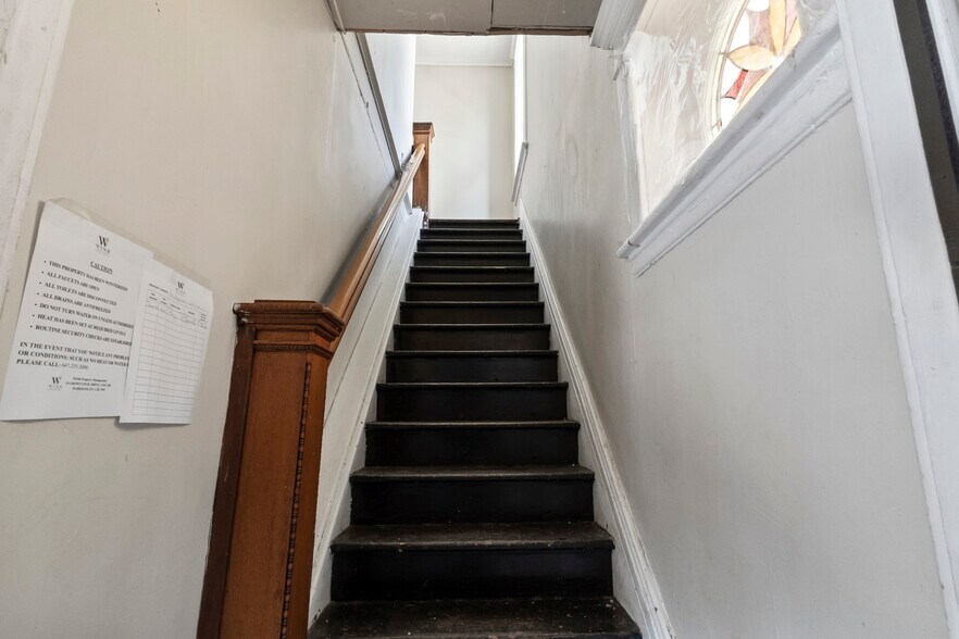 More Photos Of 541 Aylmer St N, Peterborough Apartments For Sale