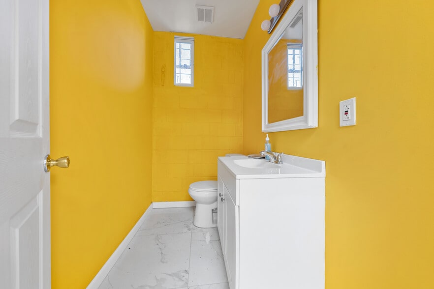 More Photos Of 2815 Montauk Hwy, Brookhaven General Retail For Sale
