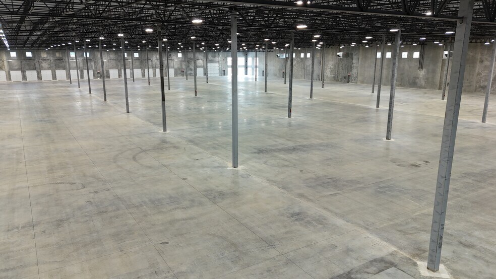 More Photos Of 1900 Airport West Rd, Mansfield Warehouse For Sale