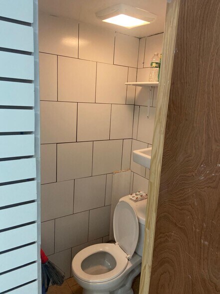 More Photos Of 340-346 Audubon Ave, New York Storefront For Lease