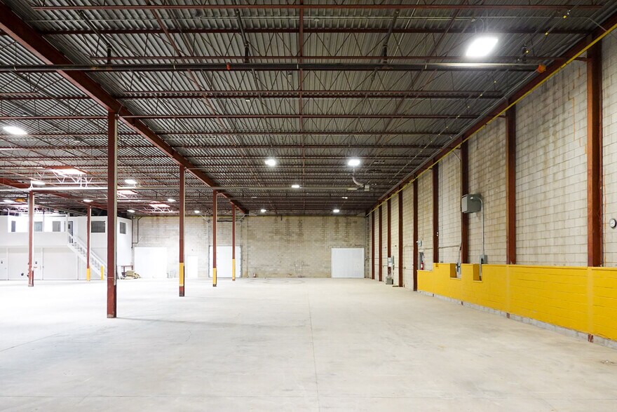More Photos Of 75 Westmore Dr, Toronto Warehouse For Lease