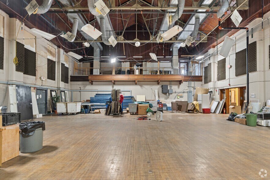 More Photos Of 1411 Locust St, Saint Louis Shelter For Sale