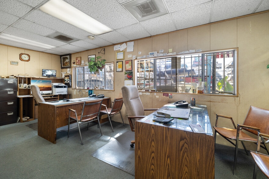 More Photos Of 8744 Sepulveda Blvd, North Hills General Retail For Sale
