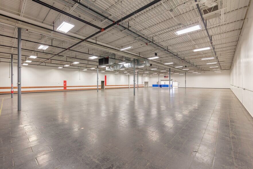 More Photos Of 1818 Milton Ave, Janesville Freestanding For Lease