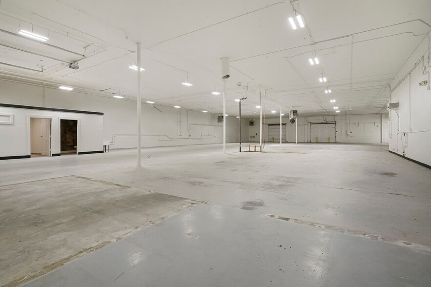 More Photos Of 5981 Marion Dr, Denver Warehouse For Sale